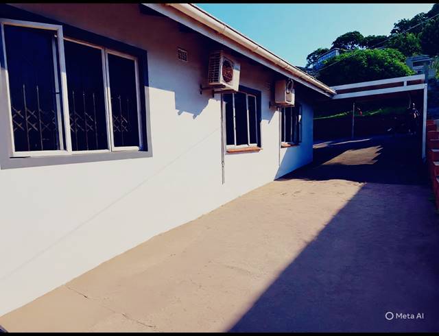 3 BEDROOM SIMPLEX FOR SALE IN SHALLCROSS